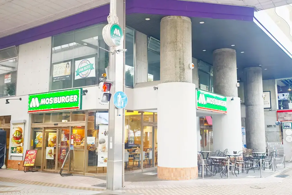 三ケ町アーケード側の1階テナント